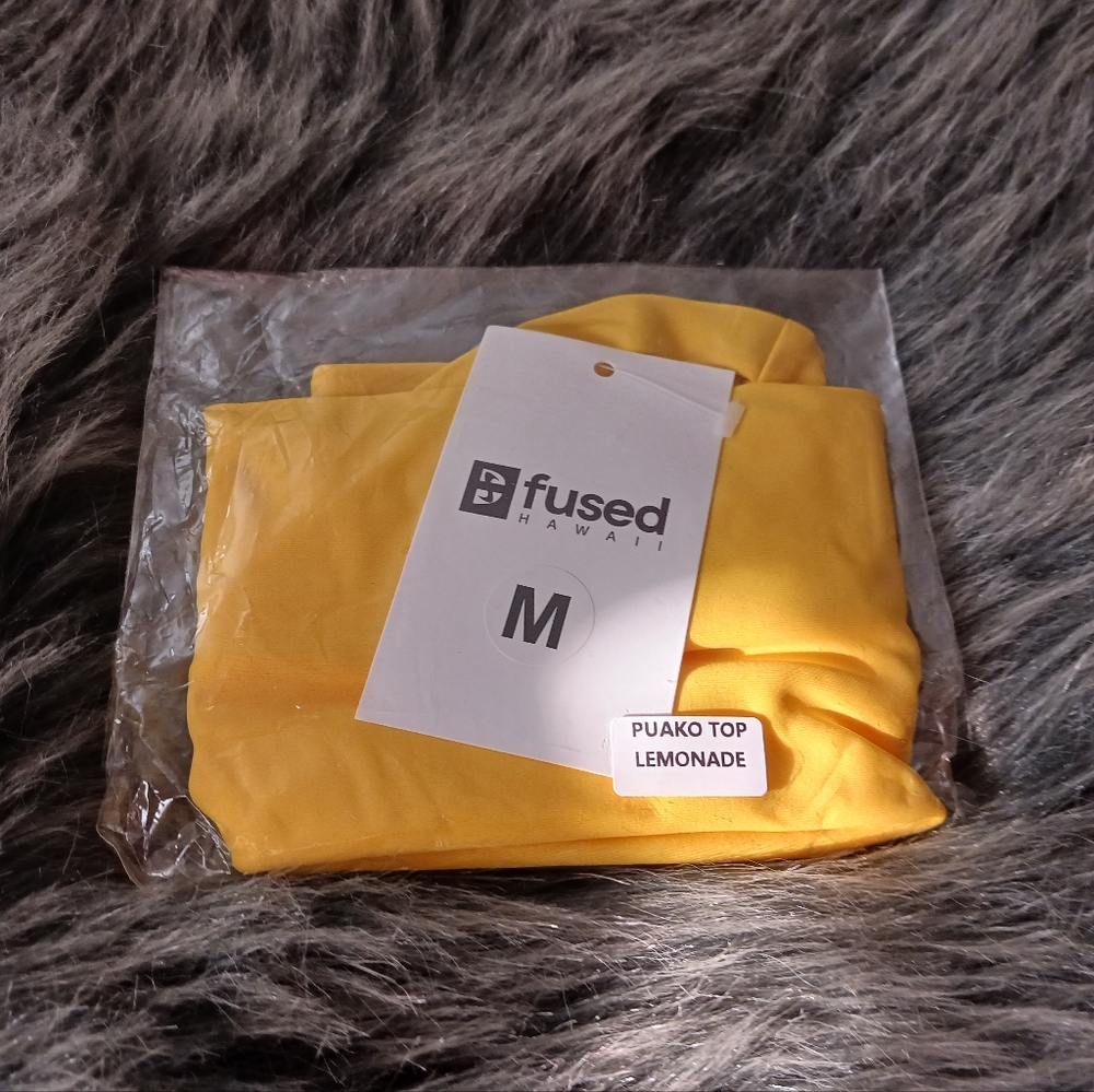 Yellow lemonade puako fused Hawaii top size M NWT unopened